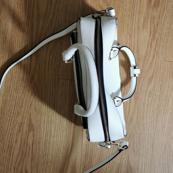 Bag - Picture 1 of 2